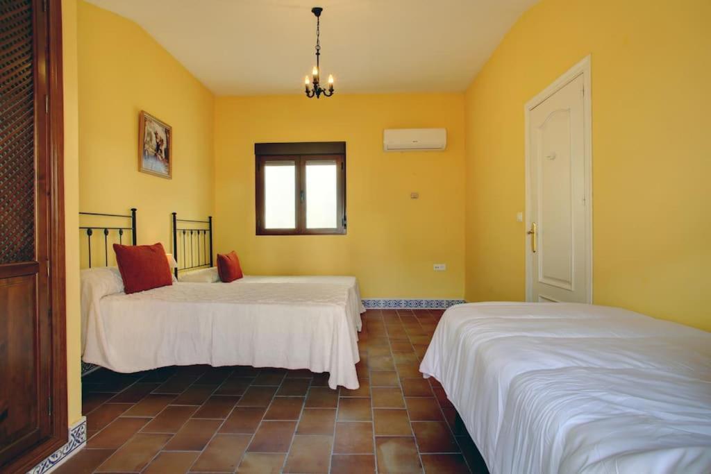 רונדה Apartamento Duplex Centro Con Garaje Gratuito מראה חיצוני תמונה