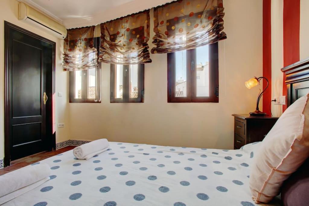 רונדה Apartamento Duplex Centro Con Garaje Gratuito מראה חיצוני תמונה