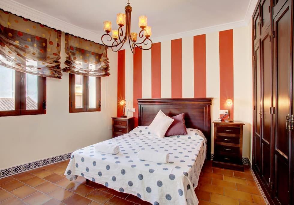 רונדה Apartamento Duplex Centro Con Garaje Gratuito מראה חיצוני תמונה